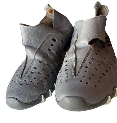 Litfoot Sneaker Gray Women s Size 8.5 M Leather Soft Slip Resistant Shoes