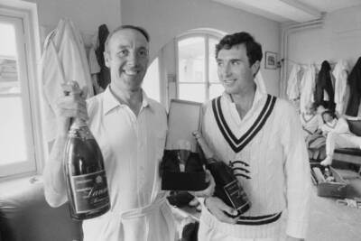 John Murray Fred Titmus of Middlesex County Cricket Club 1975 OLD PHOTO