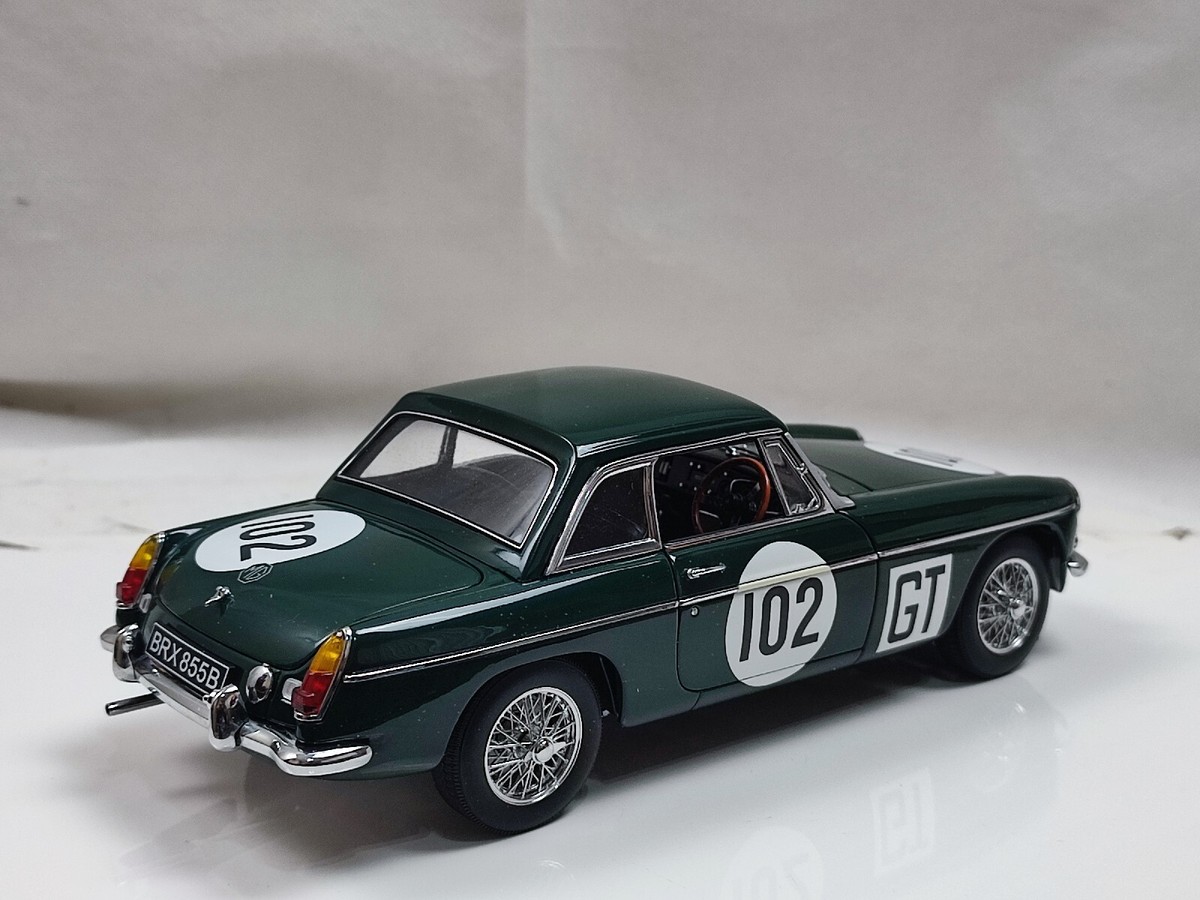 Autoart 1/18 1967 Mgb GT MkII Nurburgring Green Classic Race Autoart 1/18 1967 Mgb GT MkII Nurburgring Green Classic Race