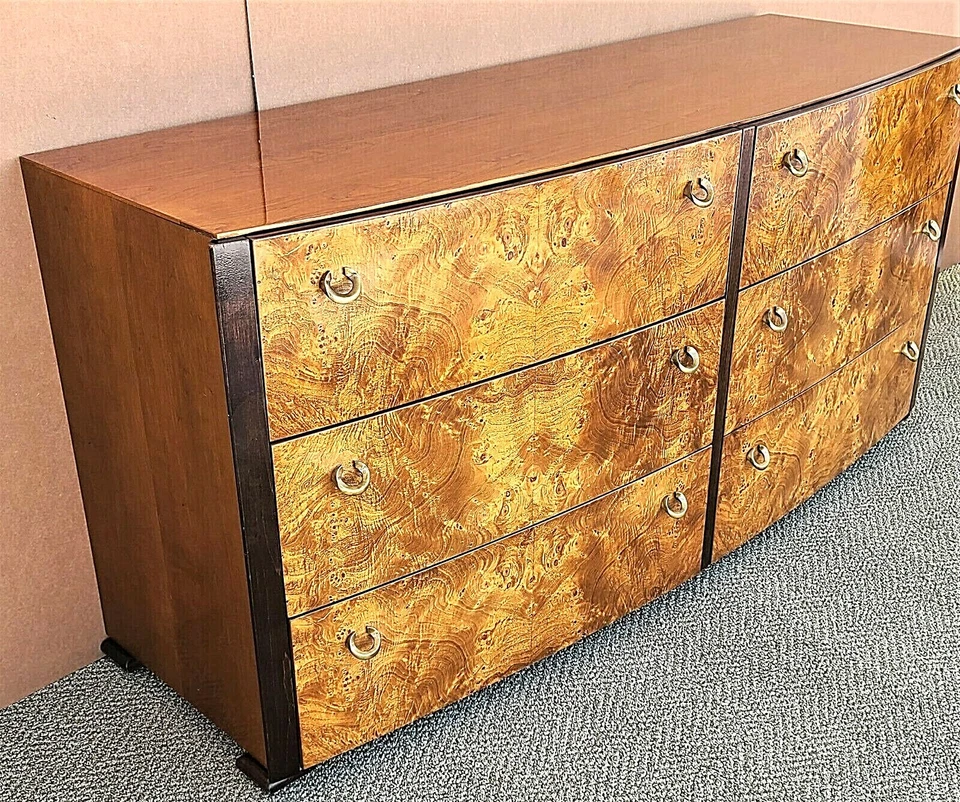 Cómoda de colección moderna de mediados de siglo BLANCO NOGAL madera de brezo con tiradores de latón Foto 3 de 4