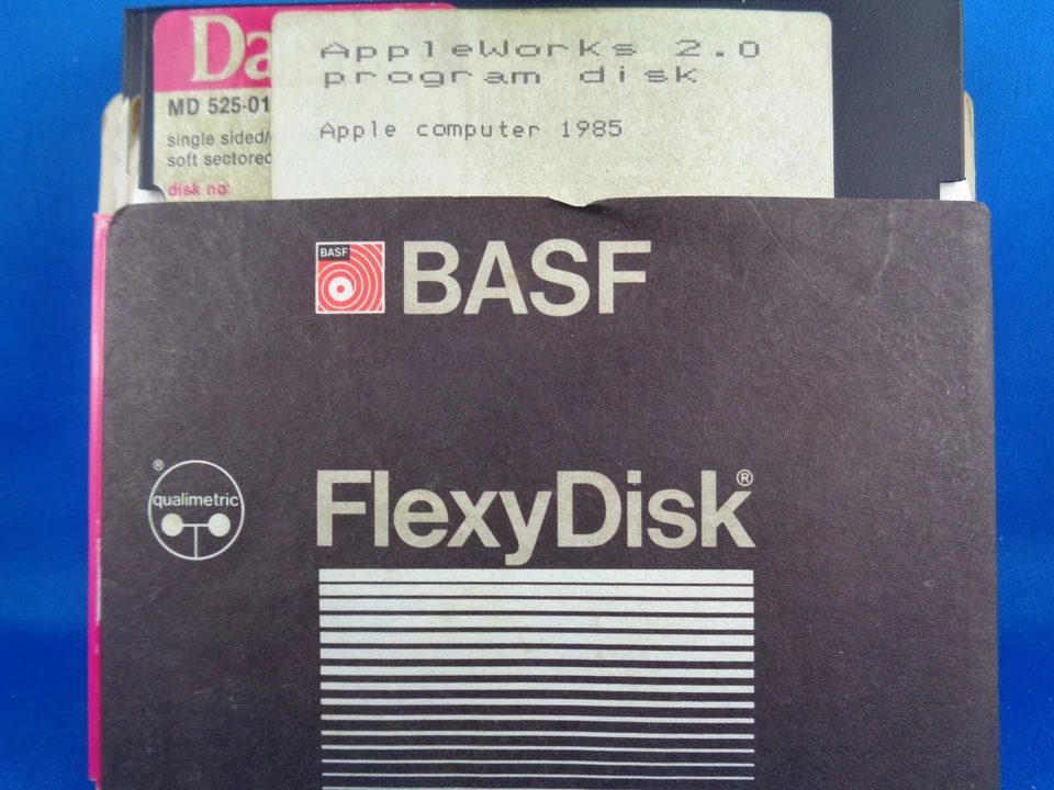 APPLE II -- 18 DISKETTEN - WYSIWYG - LOT # 13 - Bild 2 von 4