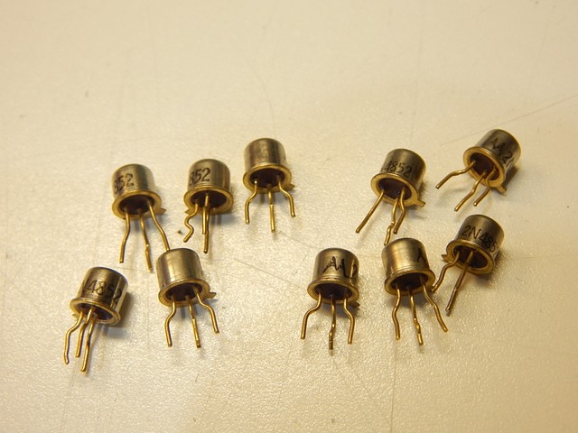 TRANSISTOR 2n4852 to-18