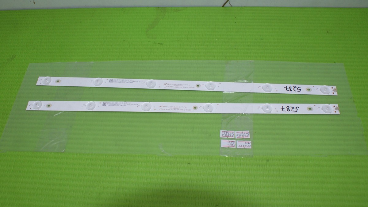 LED BACKLIGHT SET POLAROID P28RN0117E 28