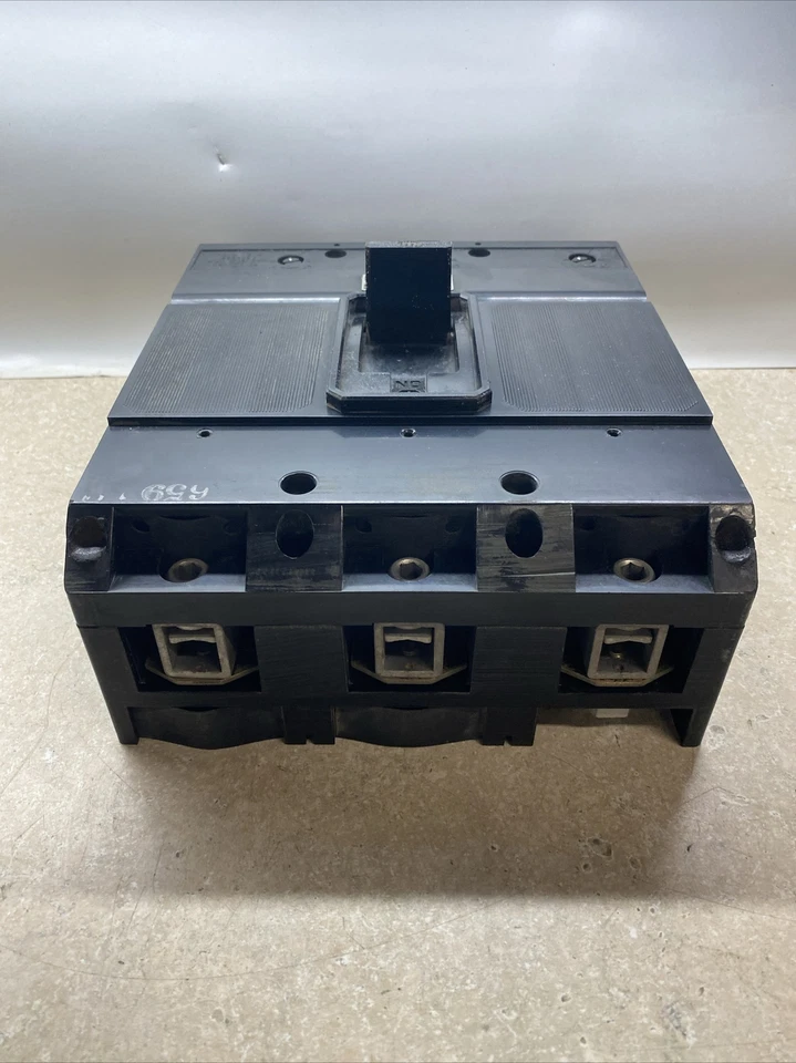 ITE 225 Amp 3pole Circuit Breaker J Frame - Image 4 of 4