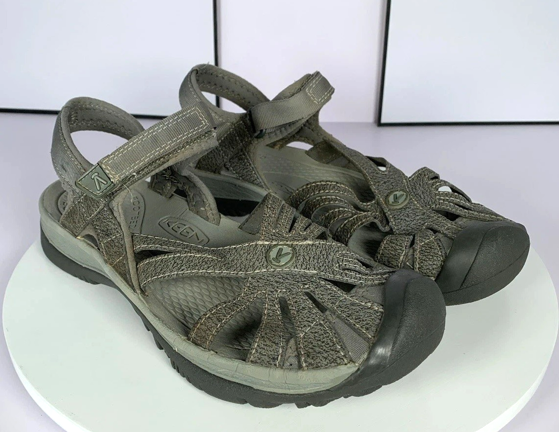 Keen Sandali da donna rosa con cinturino da trekking grigio gancio e passante per esterno 1025125 10