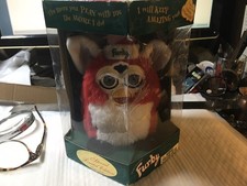 Furby 70-885 Tiger Electronics - Santa Hat/Blue Eyes - UNOPENED IN BOX