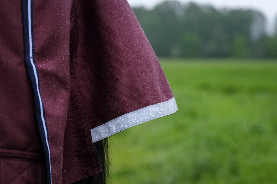 Equithéme Tyrex 1200D Outdoordecke 150gr Highneck bordeaux rot Regendecke - Bild 3 von 3