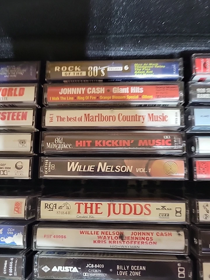 80's Rock Cassettes Lot Of 30/W Carrying Case/Springsteen/The Outfield/The Tubes Foto 4 de 4