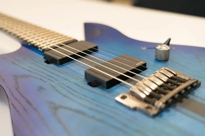 Guitarra Eléctrica Ibanez RGIT20FE Etiqueta Hierro - Zafiro Foto 2 de 4