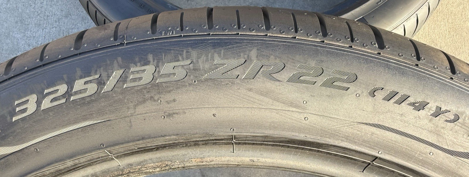 TWO BRAND NEW 325/35ZR22 114Y Pirelli P Zero PZ4 Sport L Lamborghini Urus Tires