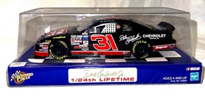 Dale Earnhardt Jr #31 Mom ‘N’ Pop’s Snap-on Chevrolet 1:24  Lifetime Series MIB