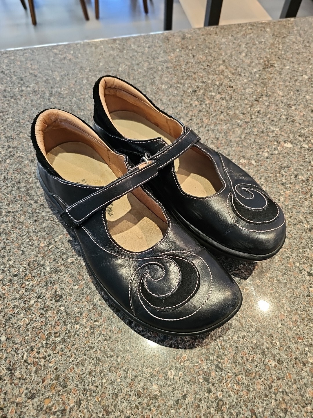 Naot Mary Jane Shoe Women's Size 39 8 Black Leather Flats Cork Footbed Cute EUC