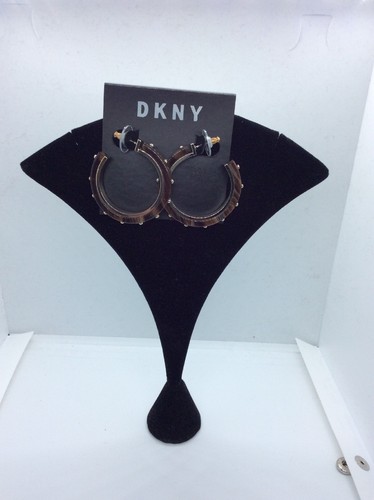 $38 DKNY GOLD TONE & HORN HOOP EARRINGS JRR8 - Picture 2 of 6