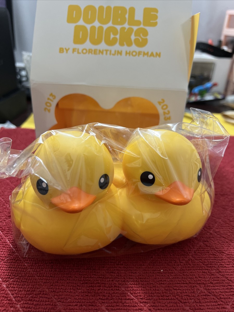 その他 Double Ducks by Florentijn Hofman Florentijn Hofman | Double Ducks (2023) | Artsy