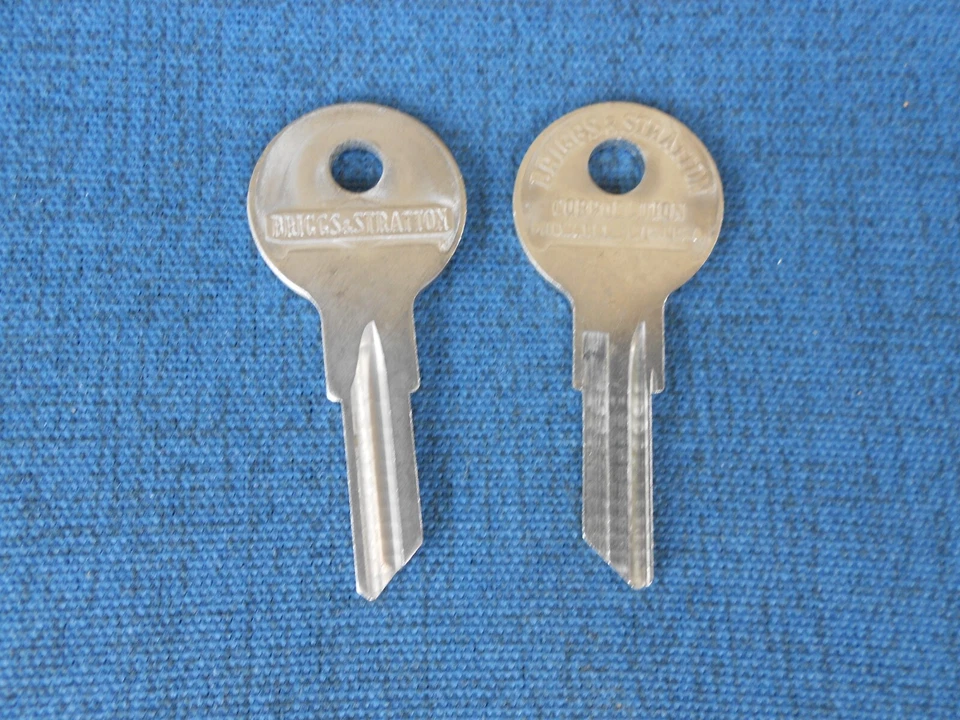 2 GENUINOS BRIGGS & STRATTON GRV14 NOS LLAVES EN BLANCO HARLEY HUDSON JEEP PACKARD NASH Foto 2 de 4