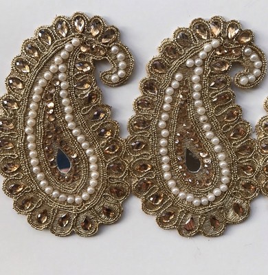 ATTRAKTIVE INDISCHE GOLD PAISLEYS AUF GOLD ZARI ZOPF PERLEN SPIEGEL SPITZE/BESATZ - 1 MTR