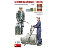 Miniart 550035348 1:35 Figuren Panzer- Besatzung Nachtanken FäSser Diorama