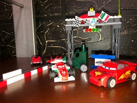 LEGO 8426 Disney Cars 2 Escape at Sea 100% Complete Set & EXTRA LEGO CARS Items!