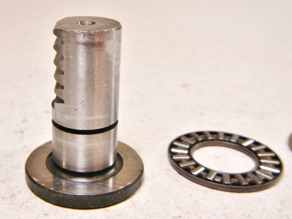 80 SUZUKI DR400 CLUTCH PUSHROD PUSHER PLUNGER & FLAT BEARING - Image 4 of 4