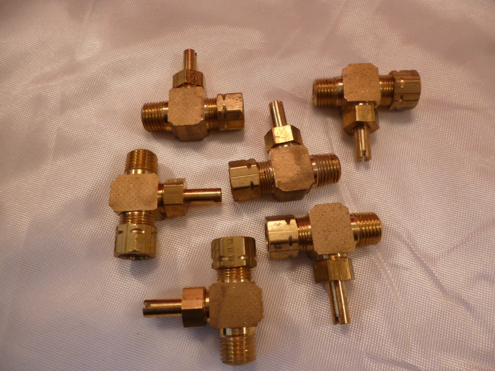 6 PCS. PARKER 3/8" COMPRESSION X 1/4" MNPT BRASS NEEDLE VALVE SHUT-OFF
