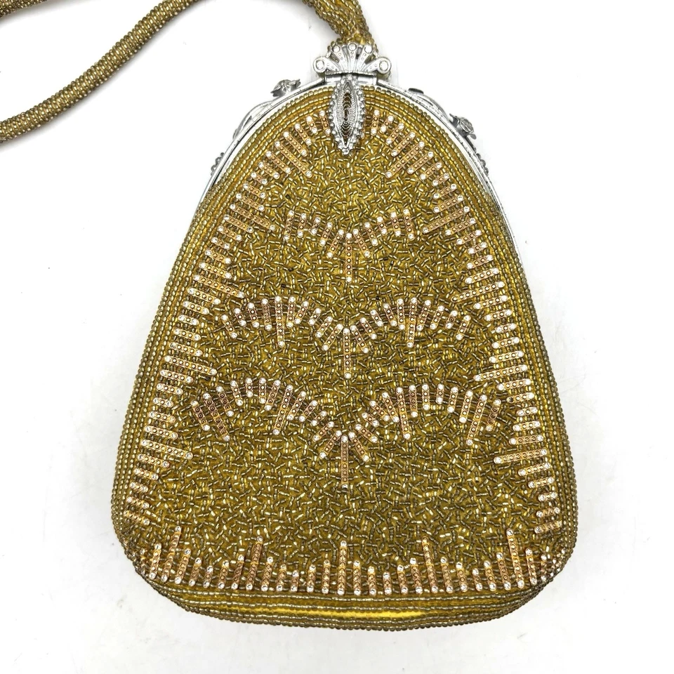 Bolso sin asas de muñeca de noche de lágrima acentuado con diamantes de imitación con cuentas de oro ornamentado de la década de 1930 5x6" Foto 2 de 4