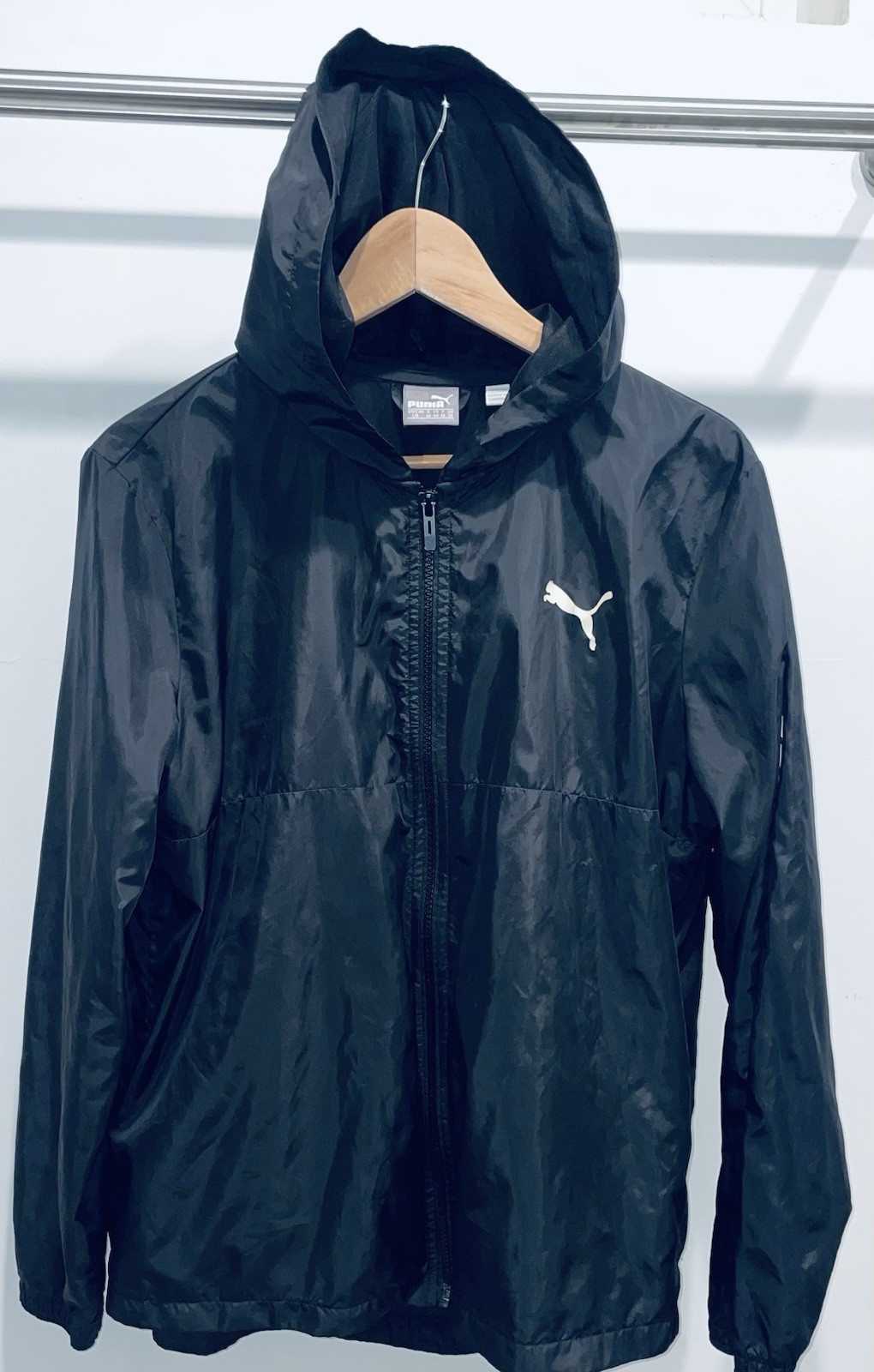 PUMA Essentials Solid Windbreaker jacket in black… - image 1