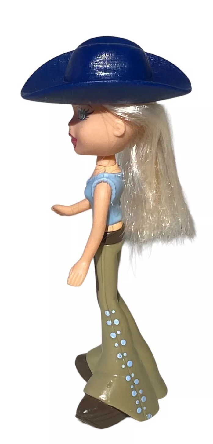 Lot Of 2 2003 McDonald’s Happy Meal Toy Bratz Dolls Chloe Blue Red Hat Cowgirl