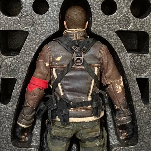 Hot Toys Movie Masterpiece 1/6 Terminator Salvation John connor MMS95 READ#2705 - Picture 7 of 9