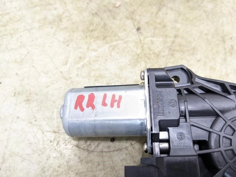 Оригинальный мотор стеклоподъемника задней левой двери для Mercedes-Benz C300 2016-2021 годов выпуска 205-906-03-01 - Изображение 3 из 4