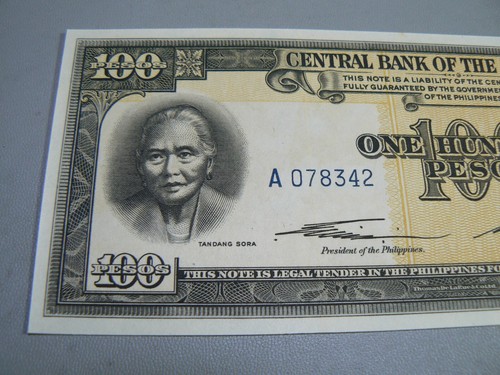 Philippines 100 Pesos Banknotes P139 1949 English - Picture 2 of 6