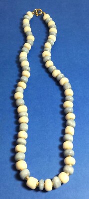 PRETTY 15 3/4  LT. BLUE AND WHITE W/GOLDTONE SPACERS CHOKER NECKLACE NICE