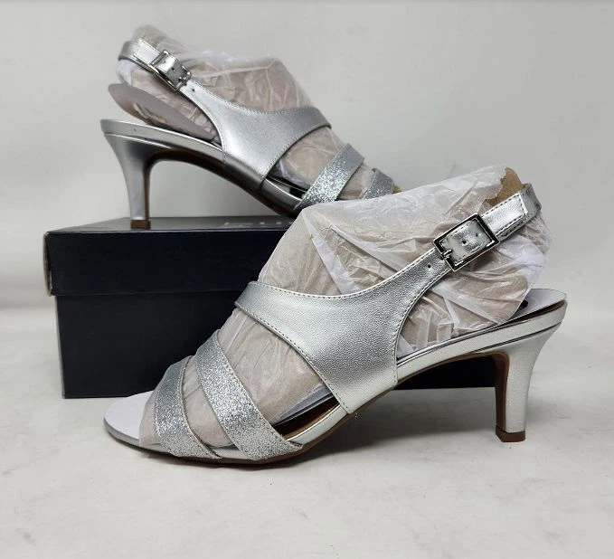 Naturalizer hotsell taimi silver
