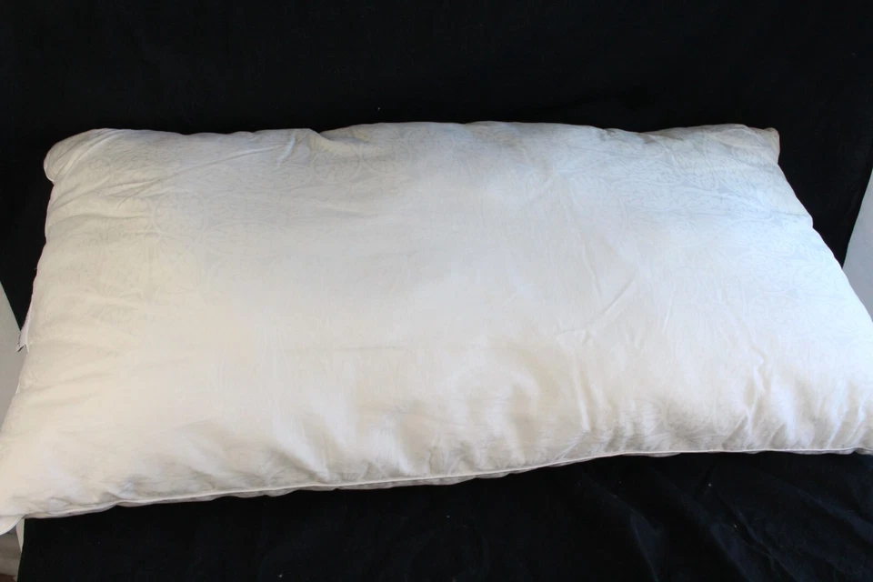 Almohada de cama Live Comfortably Platinum Tri-Cool de fibra con memoria tamaño king Foto 2 de 4