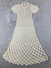 Wunderschönes Vintage handgefertigtes gehäkeltes Baumwoll Taufkleid Baby- oder Puppenkleidung