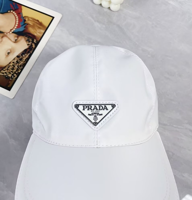 PRADA・キャップ・白・レディース、 Prada Unisex White Nylon baseball cap M size | adjustable size