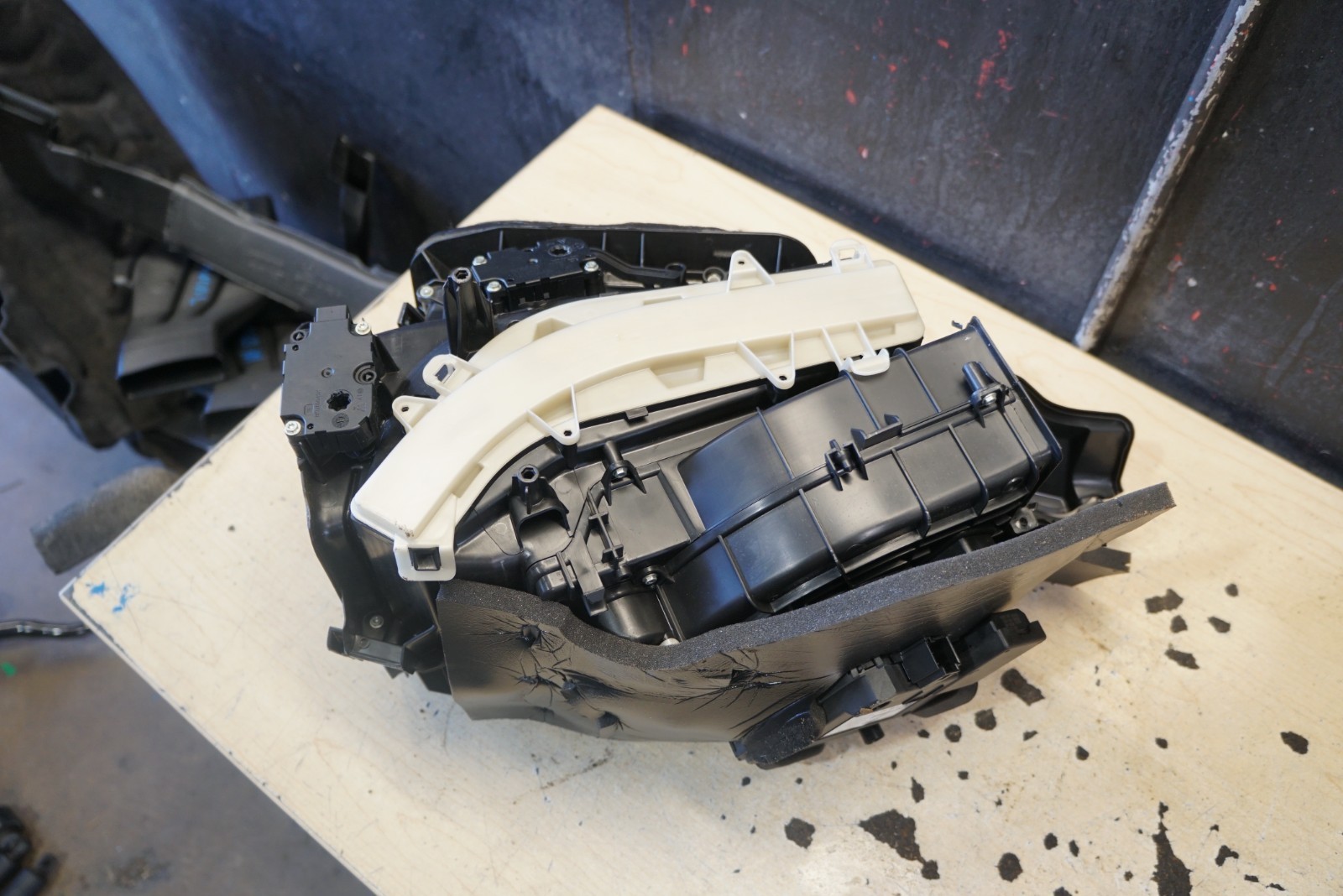2019 - 2025 LAMBORGHINI URUS A/C HEATER BLOWER MOTOR ASSEMBLY OEM 4M1820021