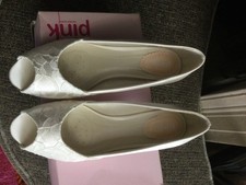 Ladies Ivory Satin with Lace peep toe wedding shoes size 7.5