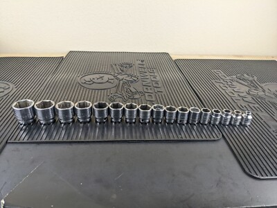 #at970  Cornwell Tools 3/8'' Drive 17pc Metric Socket Set 26mm USA