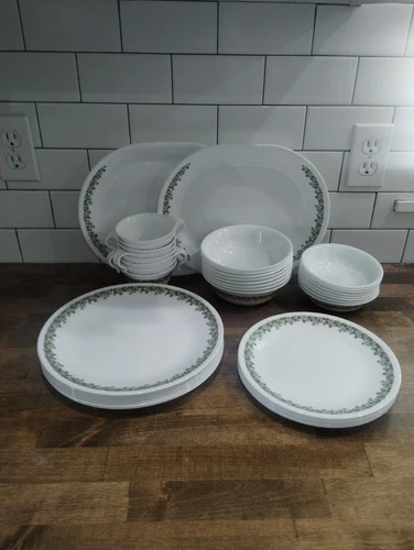 VTG Corelle Livingware Corningware Spring Blossom crazy daisy green 40 Pc set