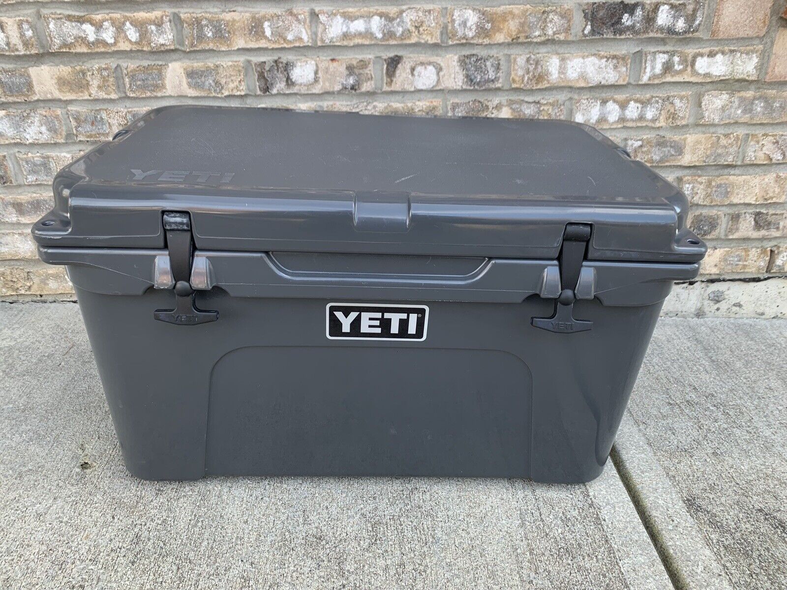 Yeti Tundra 45 Cooler - w/delivery - general for sale - by owner -  craigslist