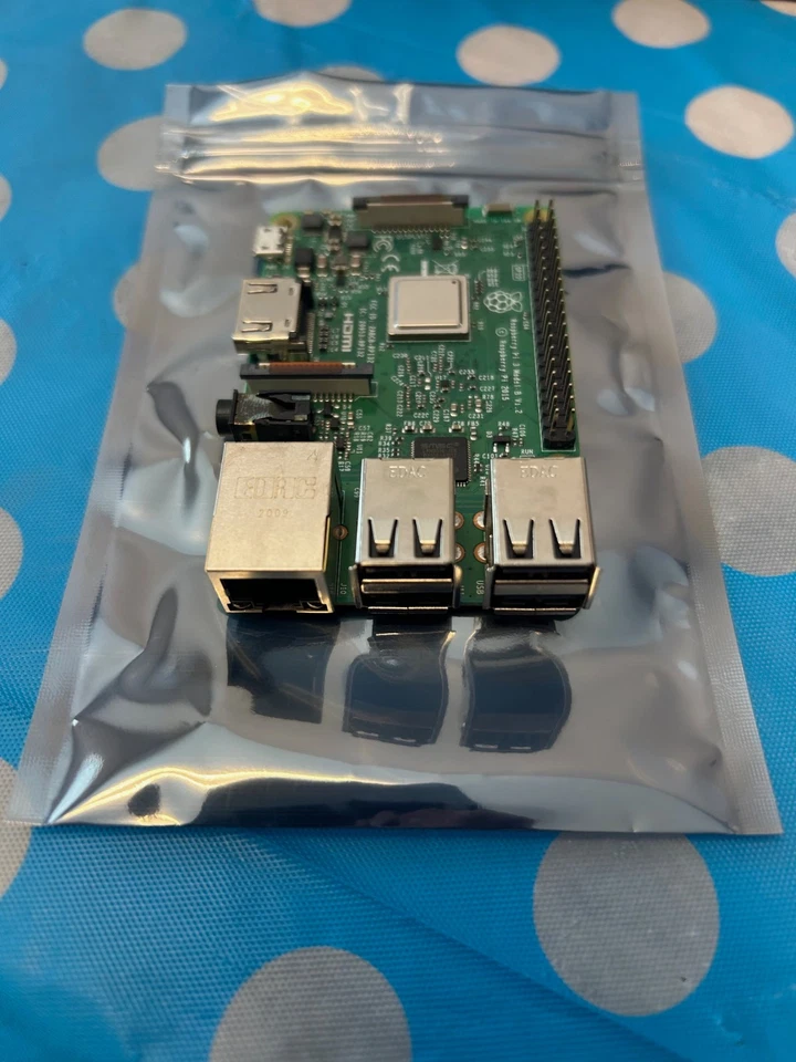 Raspberry Pi 3 Model B Quad Core 1.2ghz 64bit CPU 1gb RAM WiFi & Bluetooth 4.1 - Image 2 of 3