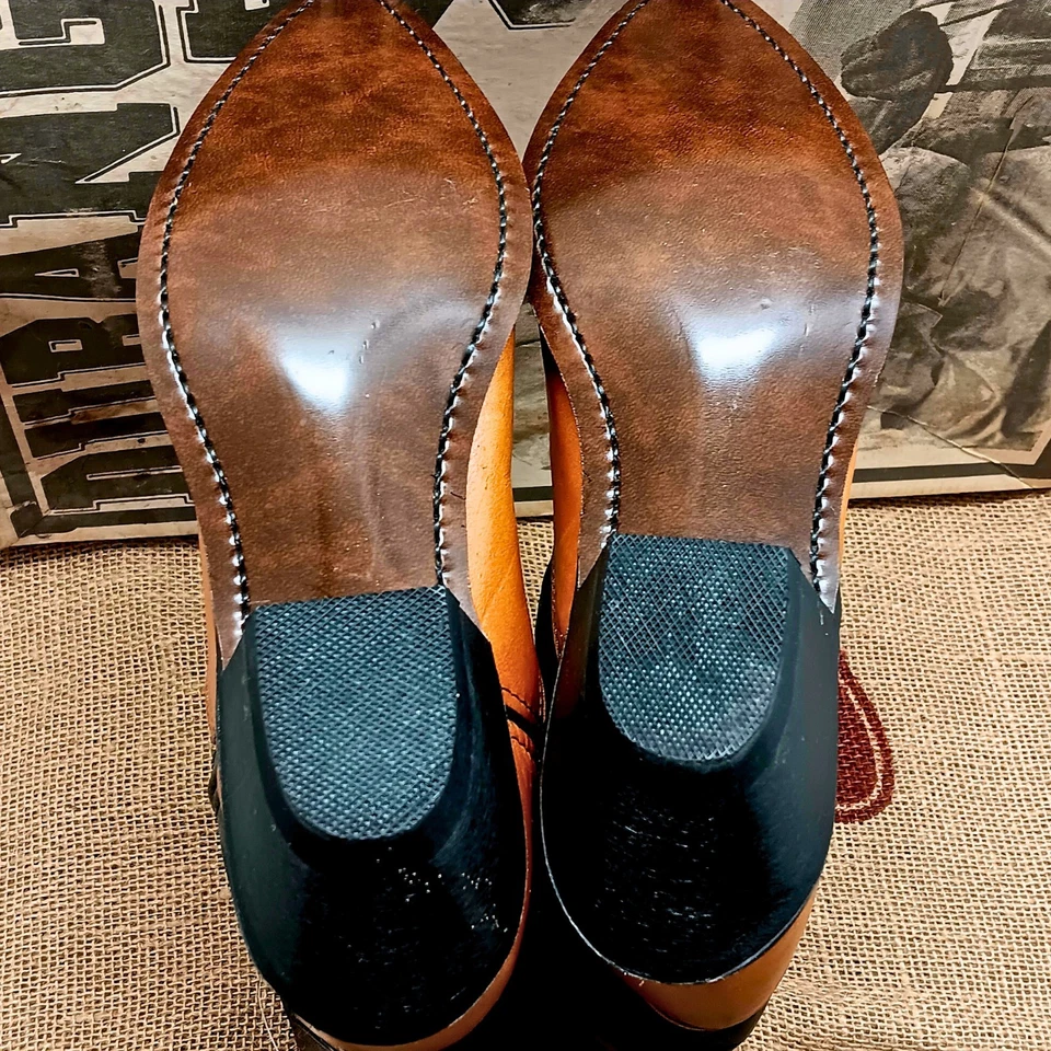 Botas vaqueras vintage Dingo años 70 nuevas con etiquetas de cuero occidental con detalle de llama de dos tonos Foto 3 de 4