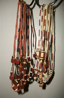 WHOLESALE  BEAD NECKLACE LOT #4 MAKER UNKNOWN FOR RESALE FLEA MARKETS CRAFTS DZ