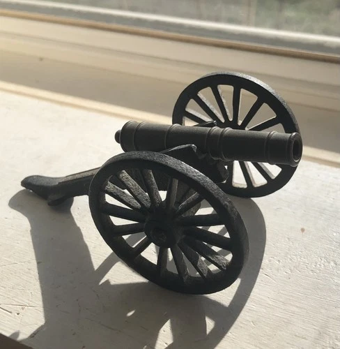 Vintage MOUNT VERNON VA Miniature Field Cannon