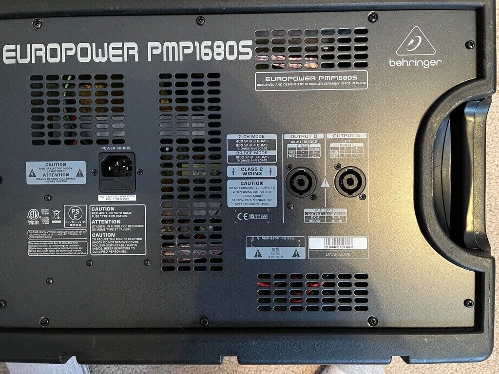 Behringer Europower PMP1680S - 1600 Watt - 10 Channel Behringer Europower PMP1680S - 1600 Watt - 10 Channel