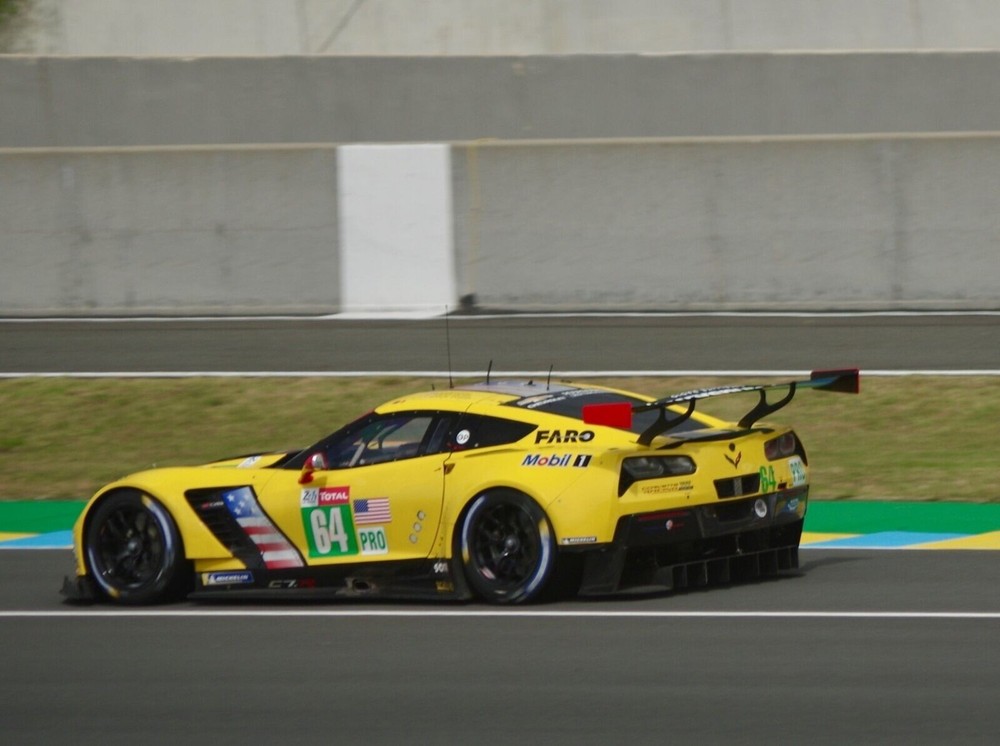 Le Mans CHEVROLET CORVETTE C7R Car Enthusiast Poster Photo 13x19