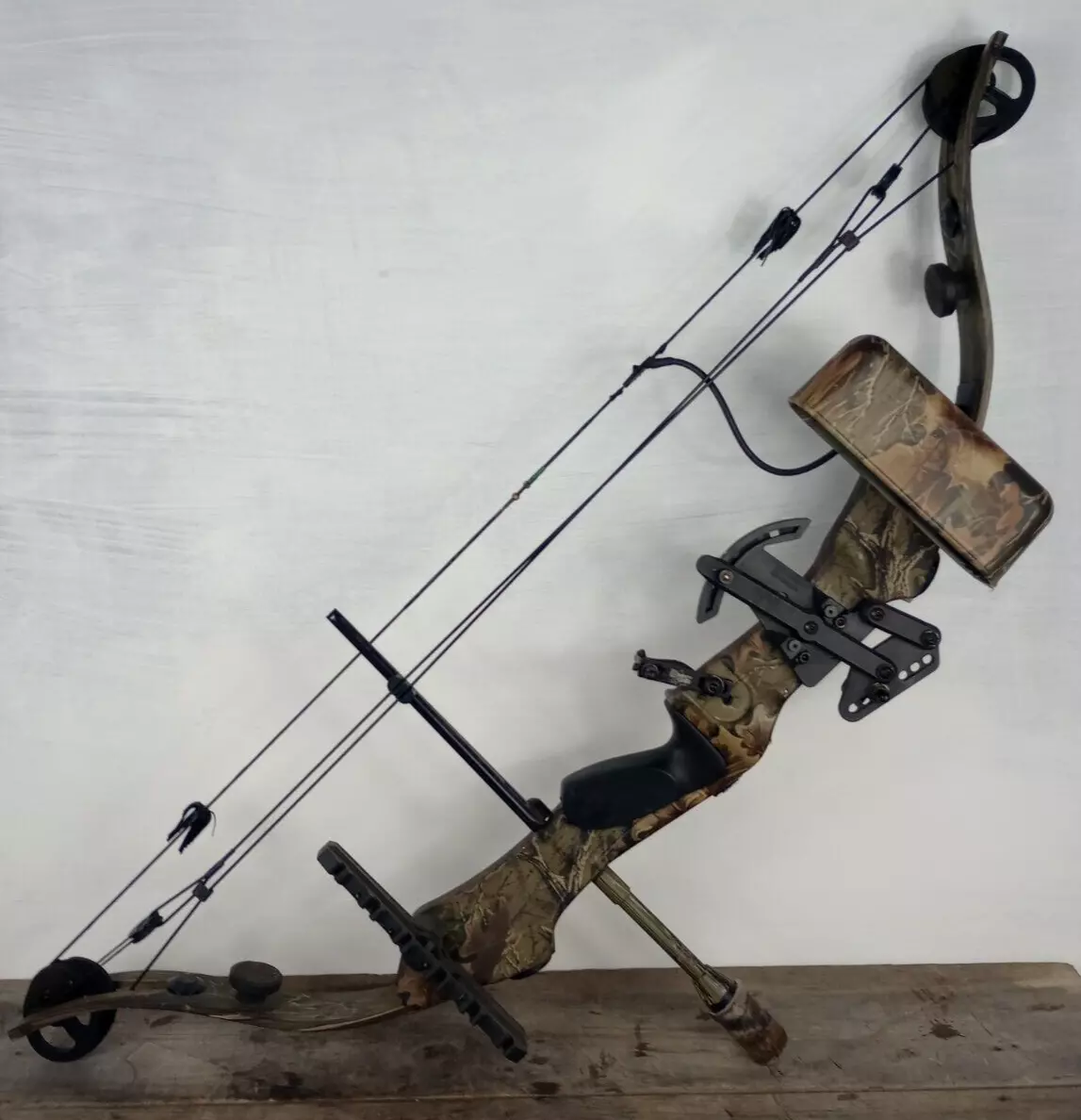 Golden Eagle Archery Compound Bow With Accessories