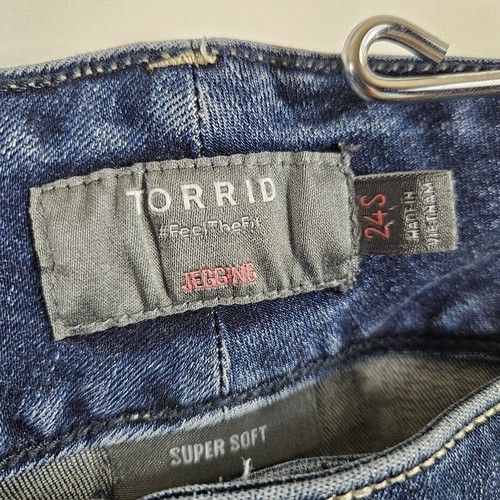 Torrid Jeans Womens Plus Size 24S Jegging Super Soft Dark Wash 3 Button Closure - Picture 3 of 6