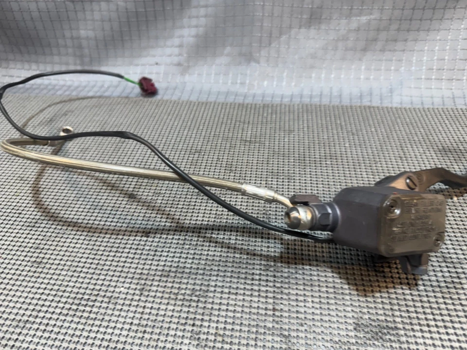 01-05 Cilindro maestro de freno delantero BMW F 650 CS F650CS con palanca Foto 3 de 4