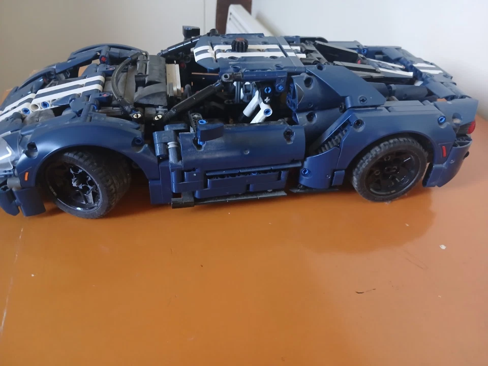 LEGO Technic 42154 2022 Ford GT, photo 3 sur 5
